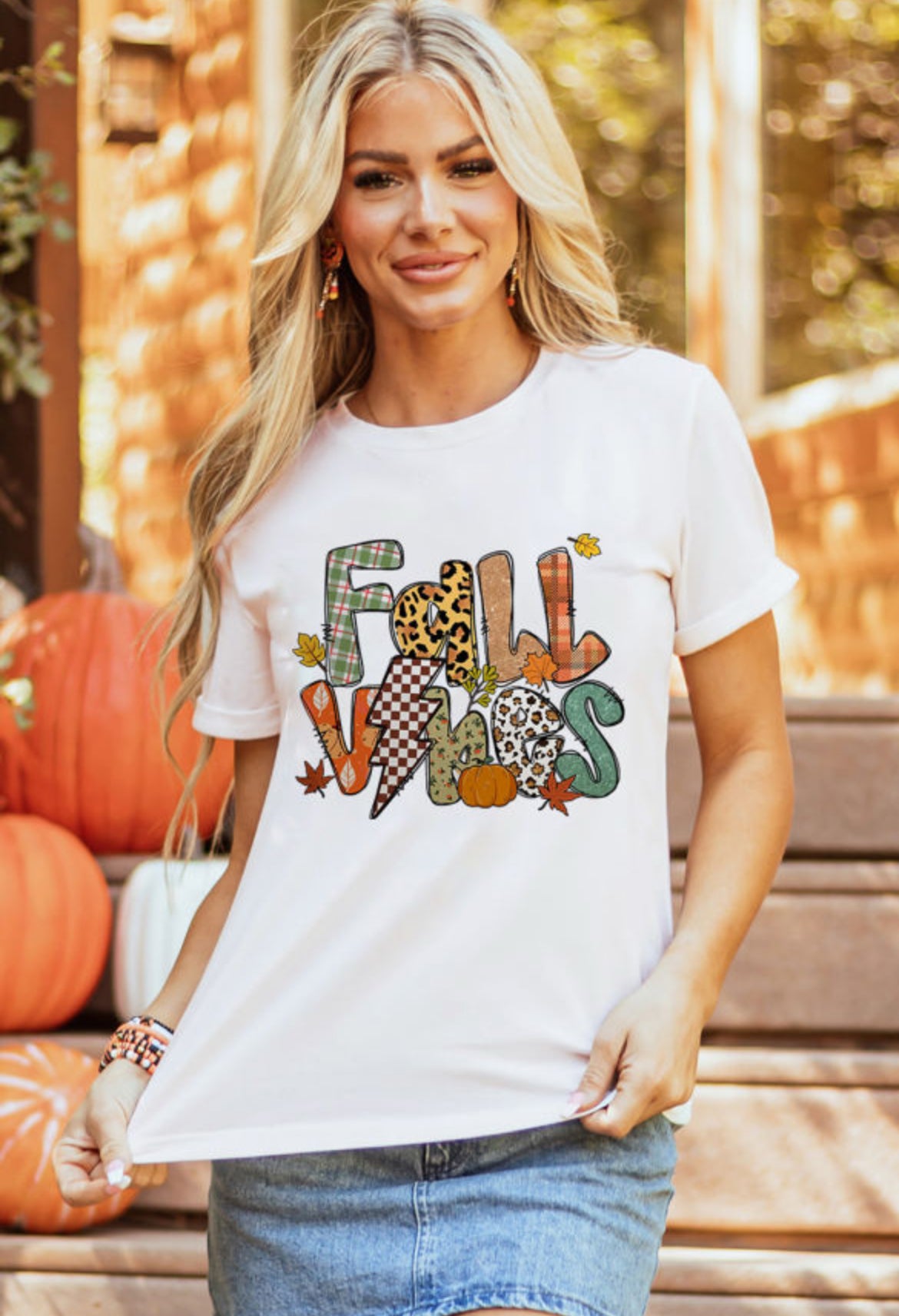 Fall Vibes Graphic Tee – Women’s Autumn Graphic T-Shirt