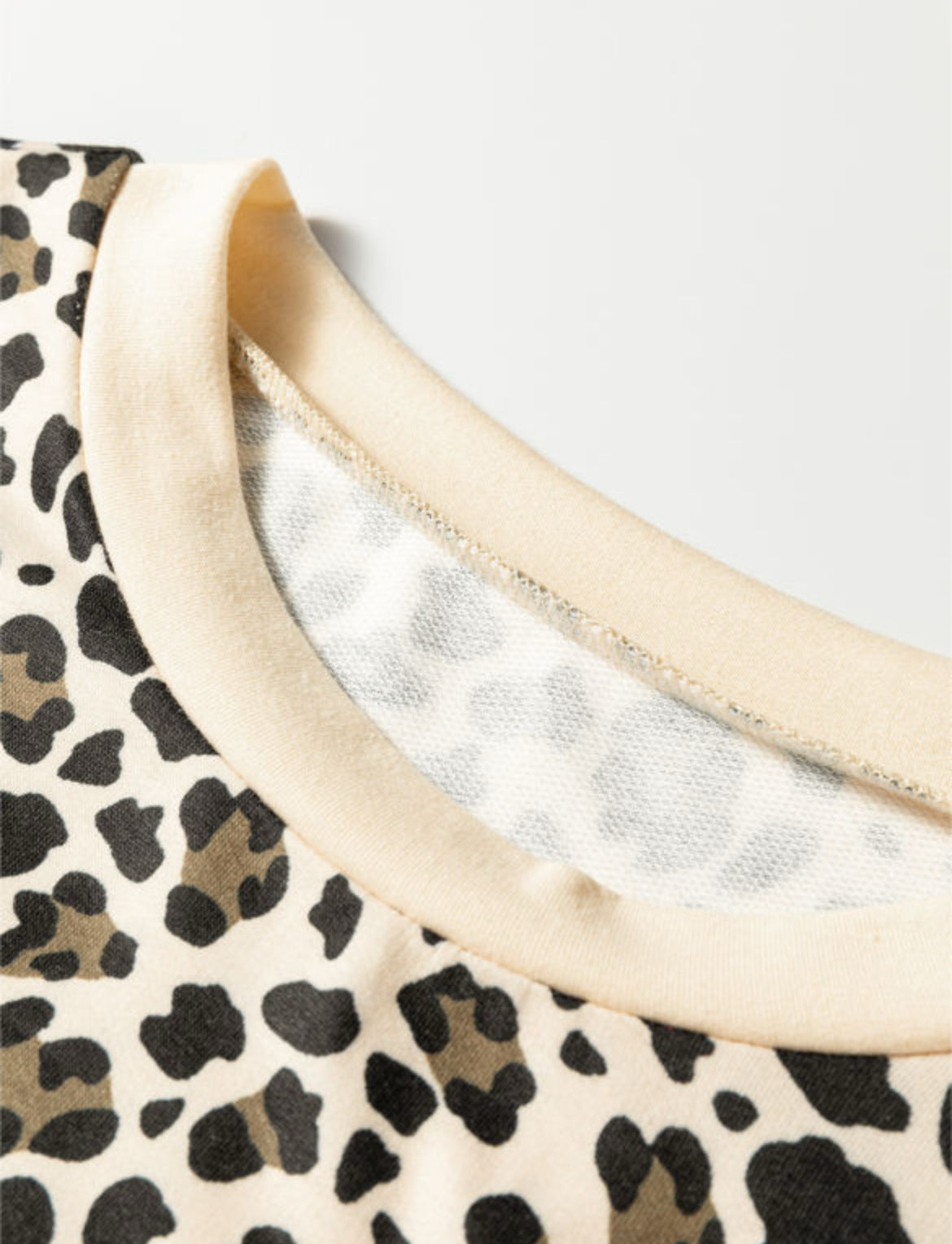 Brown Leopard Print Contrast Trim Long Sleeve Pullover Drawstring Shorts 2pcs Outfit