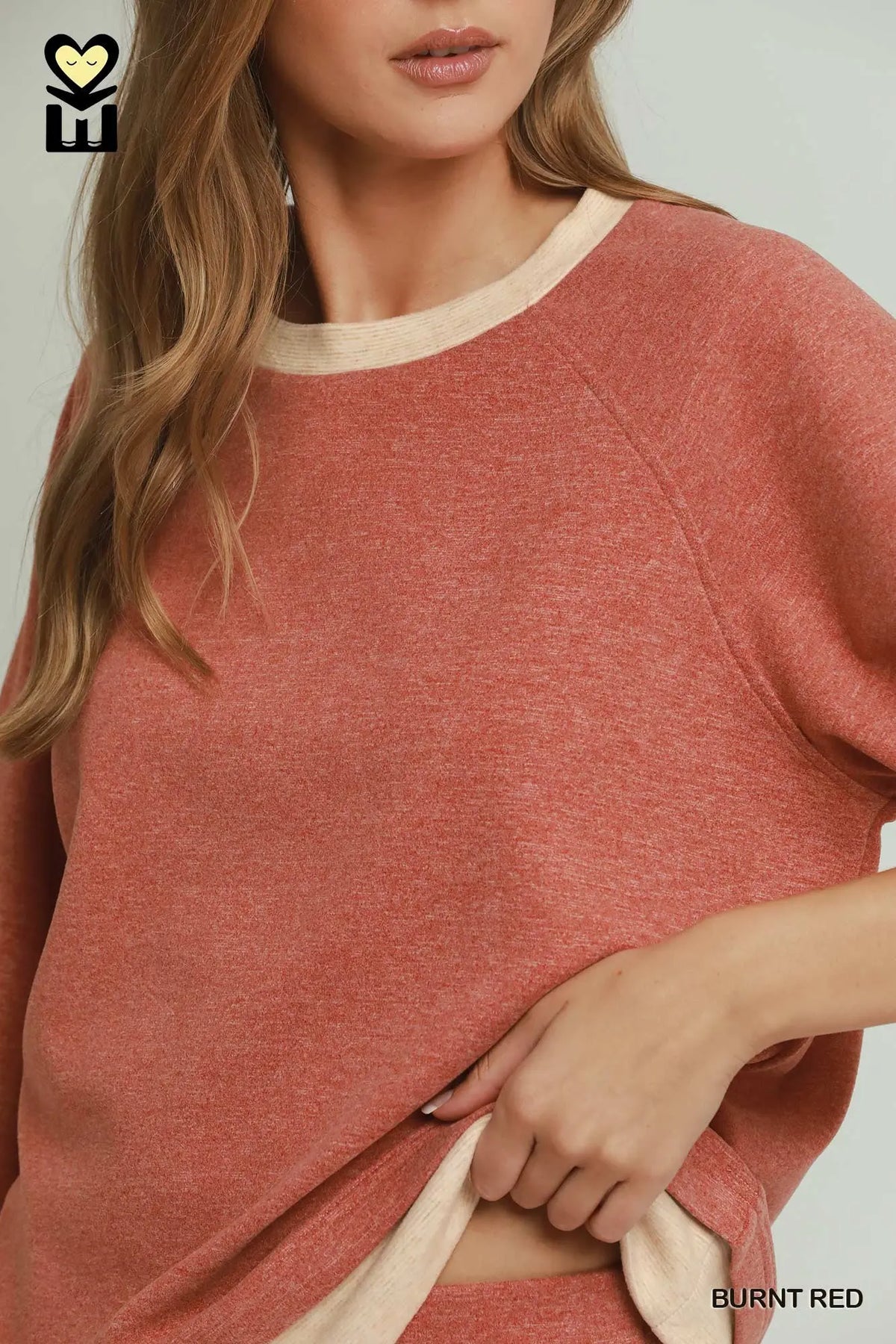 Umgee DREAMPLUSH Contrast Raglan Sleeve Top