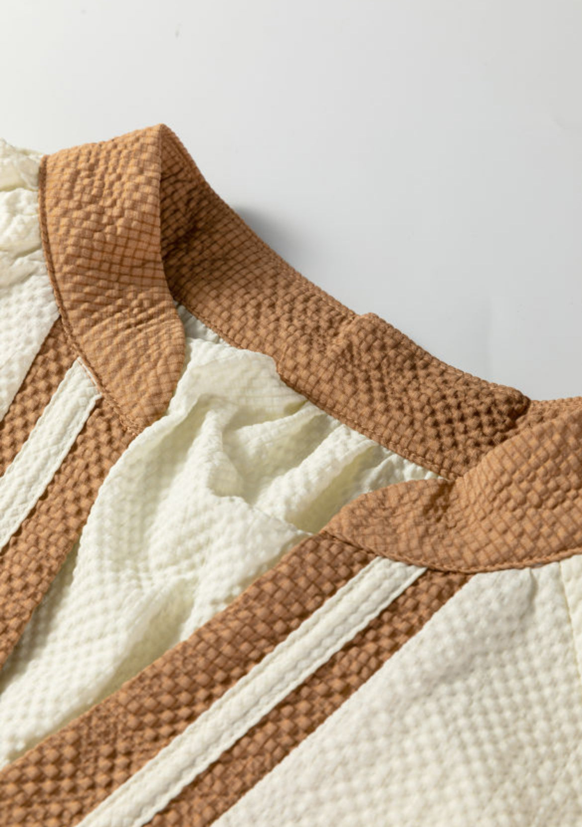 Contrast Notched Balloon Sleeve Blouse