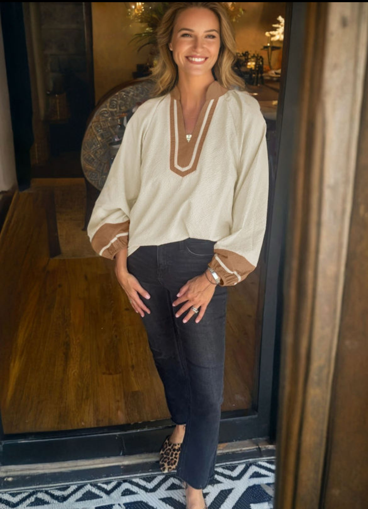 Contrast Notched Balloon Sleeve Blouse